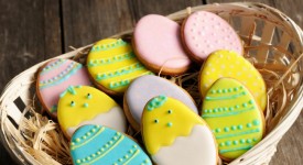 4 biscotti di pasqua decorati con pasta di zucchero FOTO