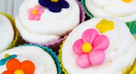 7 cupcake decorati con fiori FOTO