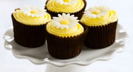 7 cupcake decorati con fiori FOTO