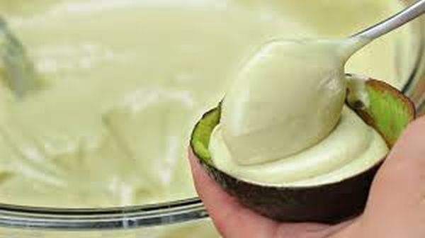 Gelato all'avocado e fragole (VIDEO)